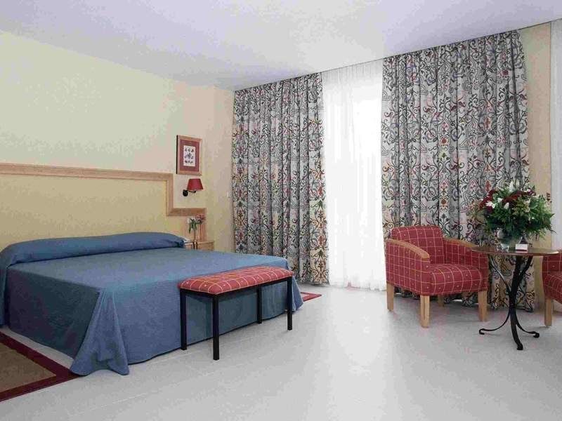 Hotel Costa Conil By Fuerte Group Конил-де-ла-Фронтера Екстериор снимка